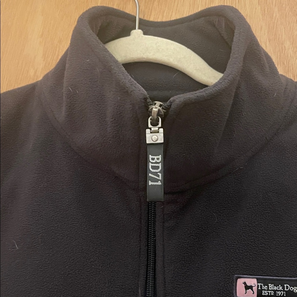 The Black Dog Fleece Vest - Picture 3 of 7